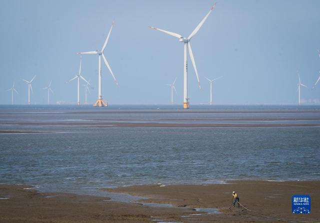 工人在位于遼寧省葫蘆島市的徐大堡核電站3號機組施工現場作業 工人在位于遼寧省葫蘆島市的徐大堡核電站3號機組施工現場作業